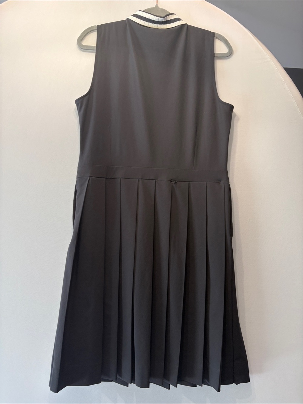 Tory Sport Black Sleeveless Pleated Polo Zip Dress with White-Striped Collar - Picture 5 of 5